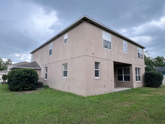 Building Photo - 5525 Oakworth Pl