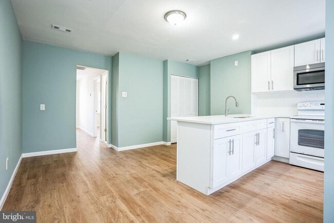 Building Photo - 435 N 32nd St