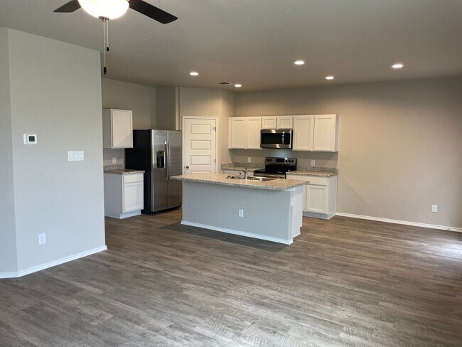 Foto del edificio - 12925 Candace Wy