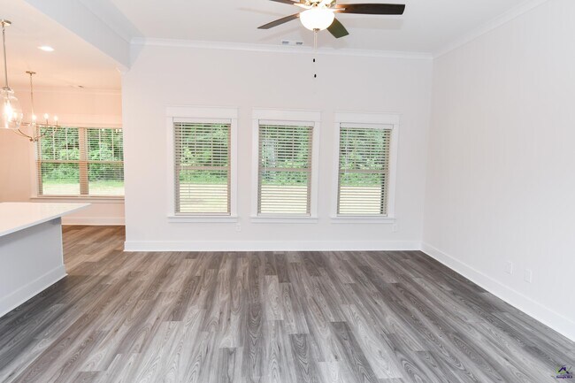 Building Photo - 209 Willowbrook Ln