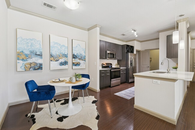 La vista en Crown Ridge Apartments Cocina y comedor - The View at Crown Ridge