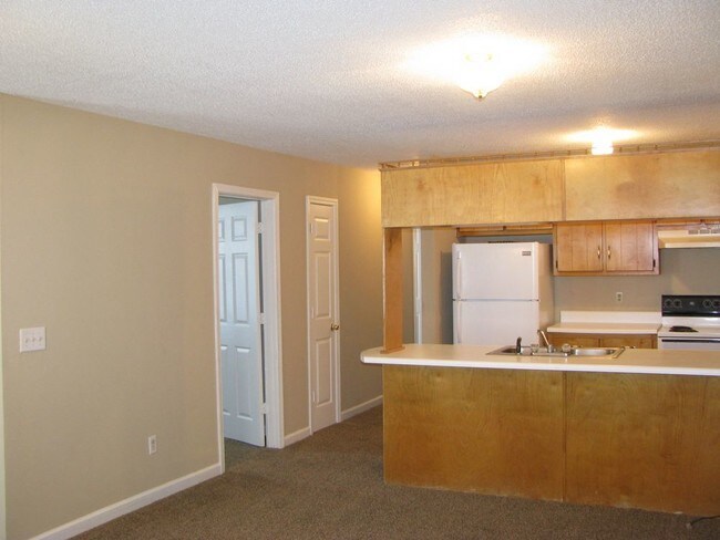 Building Photo - 244 Lawrence St Unit B - Available Now