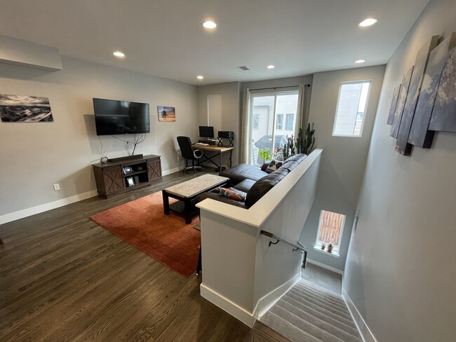 Photo - 1957 Eaton St Townhome