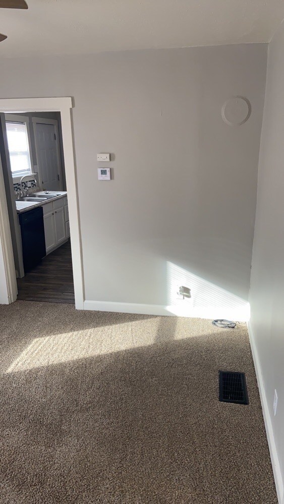 Foto del edificio - 18 Burton Rd