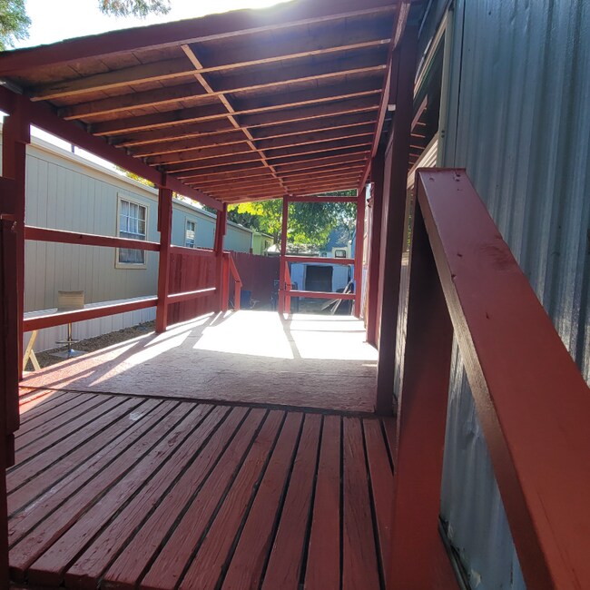 Building Photo - 10 9th Ave