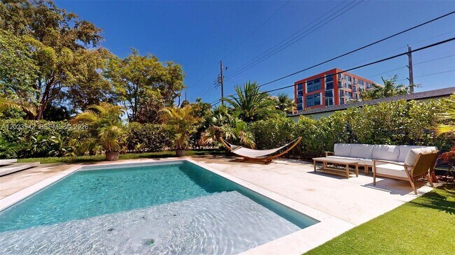 Foto del edificio - 3800 NW 12th St