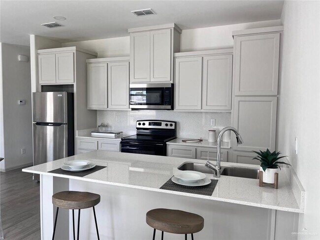 Building Photo - 1209 W Sucre Dr