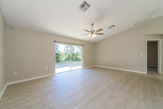 Foto del edificio - 745 Briargrove Ave