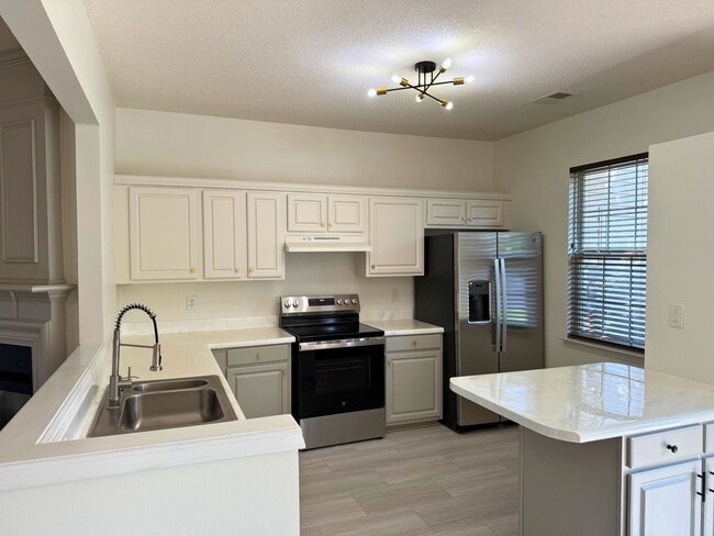 Building Photo - 204 Braelock Dr