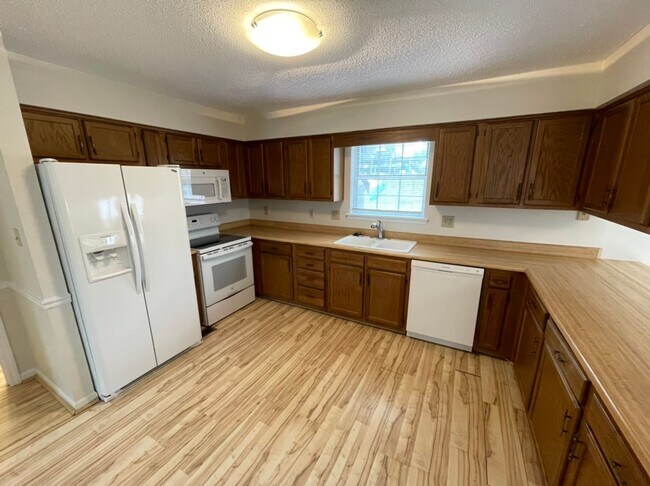 Foto del edificio - Adorable 3 Bedroom Home in Durham with Fir...