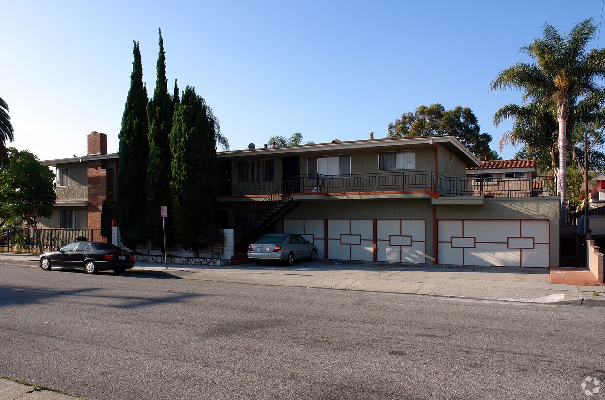 Building Photo - Cedar Apartments