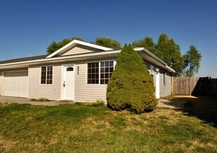 Building Photo - 13948 N Cassia St