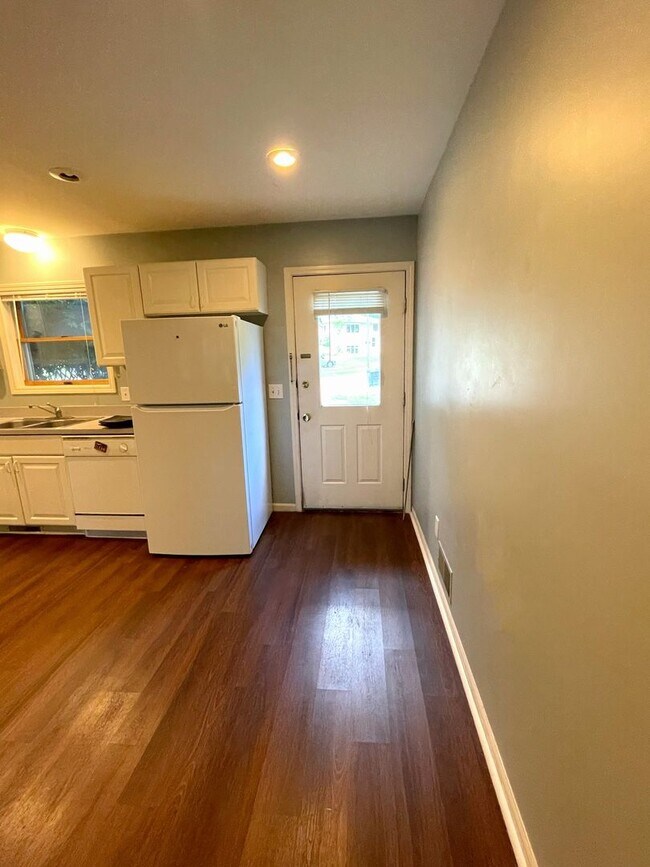 Foto del edificio - 220/222 Brookridge Ct.