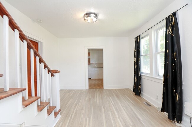 Building Photo - 768 Mayfield Ave