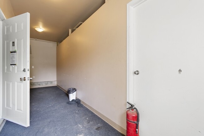 Building Photo - 9451-65ave 65 Ave