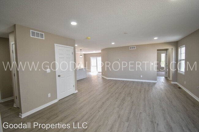 Foto del edificio - 2 br, 2 bath House - 1024 Adler Ct