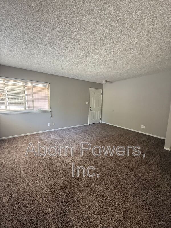 Foto del edificio - 2760 Coloma St