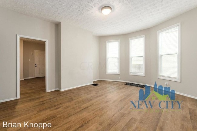 Building Photo - 3 br, 2 bath House - 107 West Park Ave