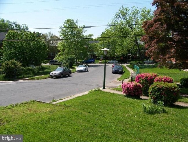 Foto del edificio - 6104 Parkway Dr