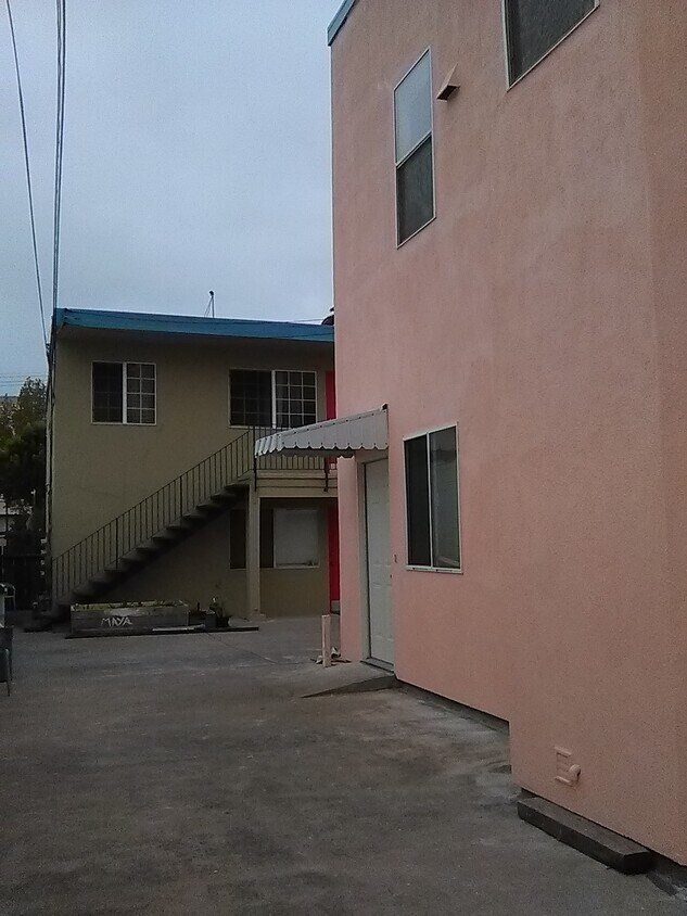 Primary Photo - 2021 Blake St