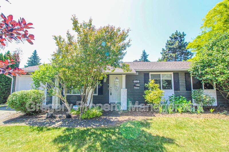 Primary Photo - 8005 NE 142nd St