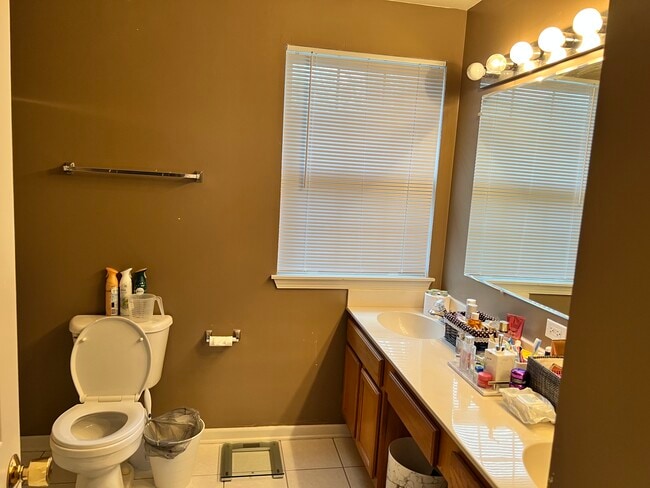 Master Bath - 1738 Windward Ave