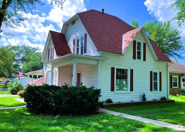 Building Photo - 905 E 9th St