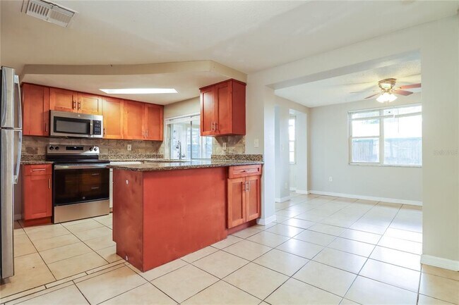 Foto del edificio - 4031 Claremont Dr