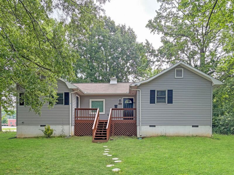 Primary Photo - 504 W Newton St