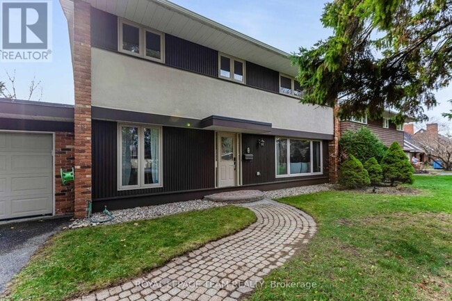 Building Photo - 12 Pellan Crescent