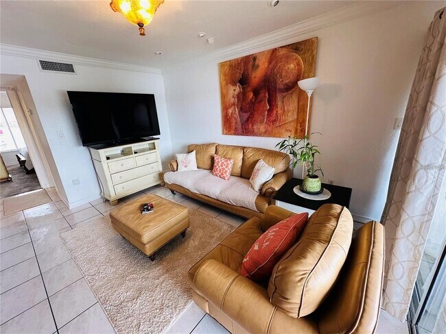 Foto del edificio - 614 Orange Dr