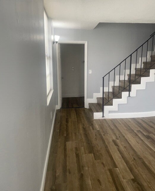 Building Photo - Spacious 3 bedroom 2 1/2 Condo