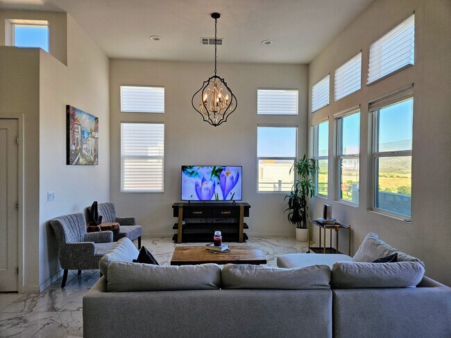 Living Area - 2080 Tango Loop
