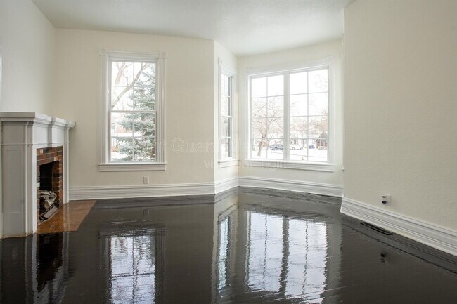 Foto del edificio - 169 S Belmont St