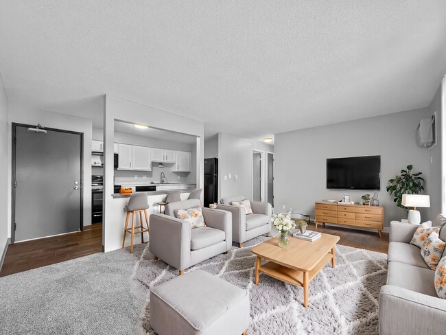 Renovated Living Room - Eastwppd on Grand