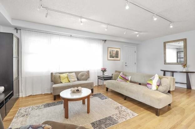 Living Room - 621 Longfellow Ave