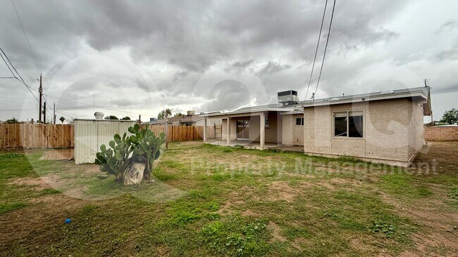Foto del edificio - 531 N 111th Pl