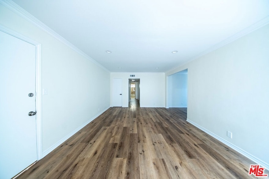 Foto principal - 9205 Alcott St