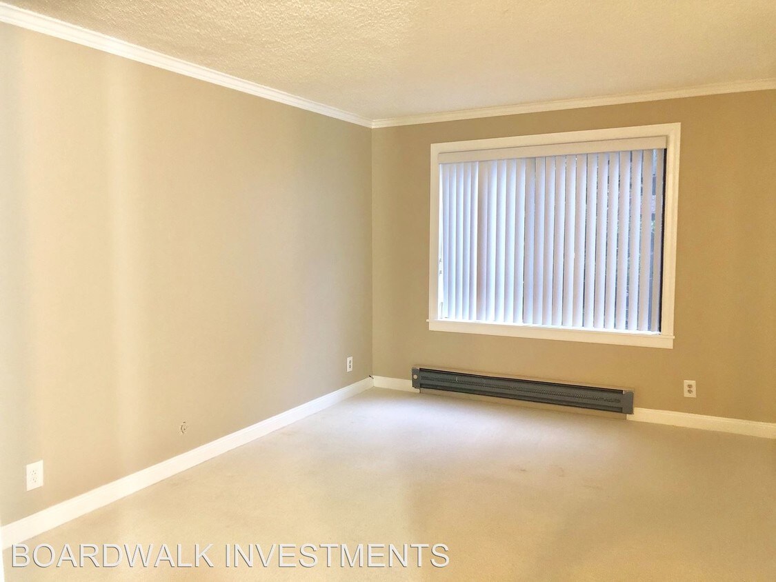 Foto principal - 1 br, 1 bath House - 8230 SHELTER CREEK LANE