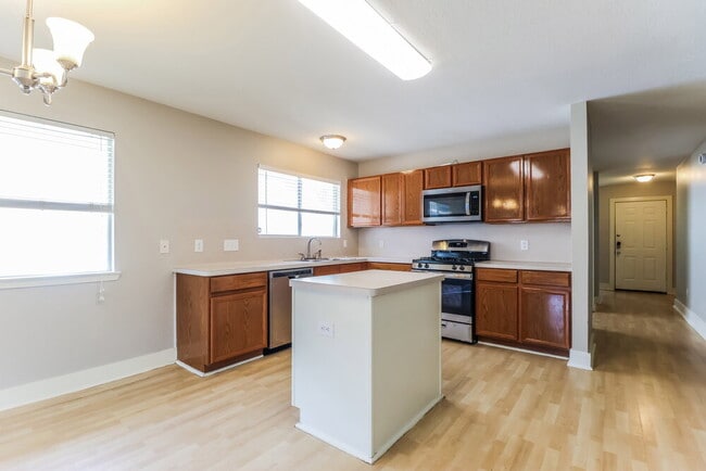 Building Photo - 422 Laurel Timbers Dr