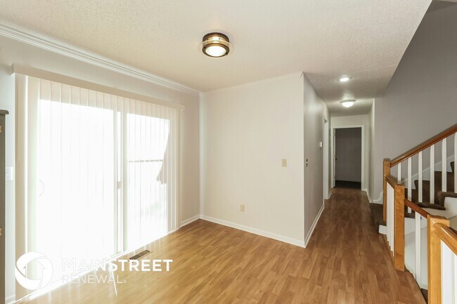 Foto del edificio - 6303 W 152nd St