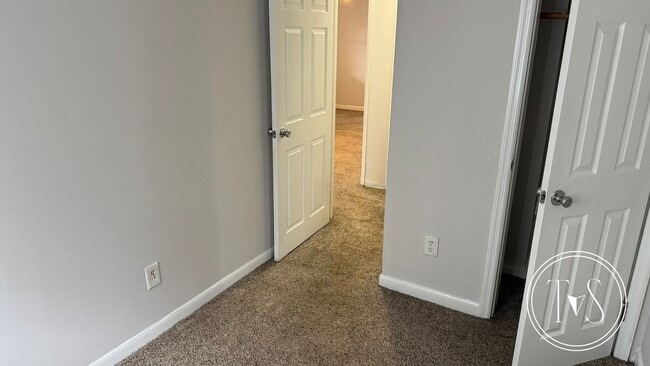 Foto del edificio - RATE DROP ALERT (was $1880/month)!