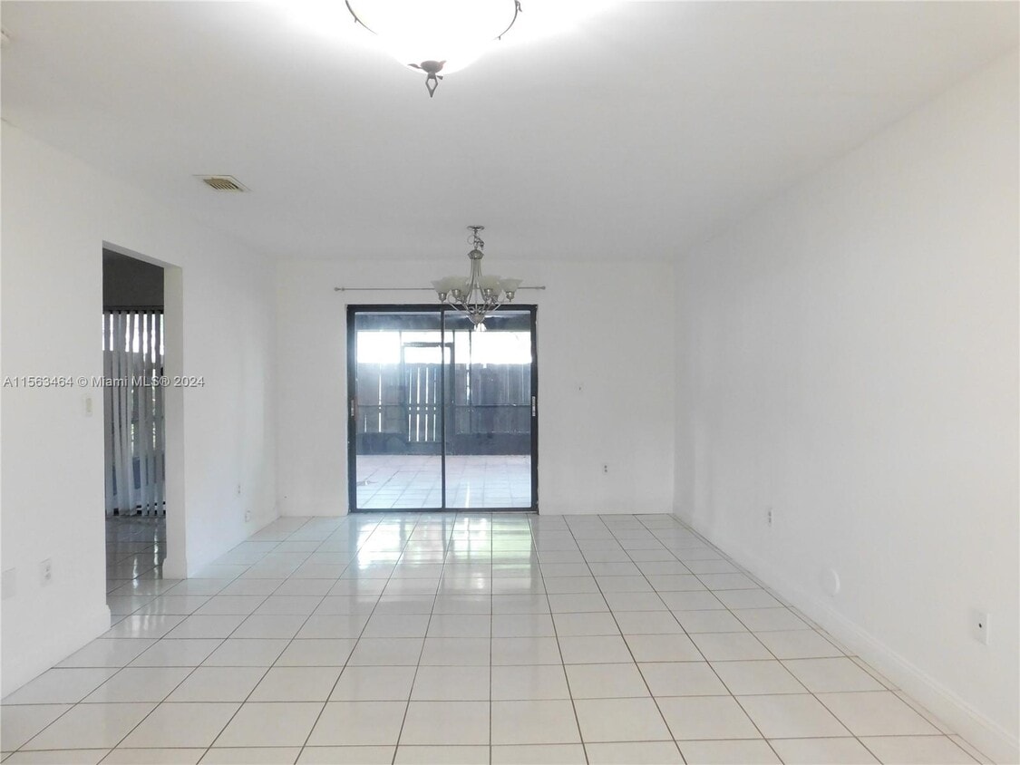 Primary Photo - 11157 SW 154th Pl