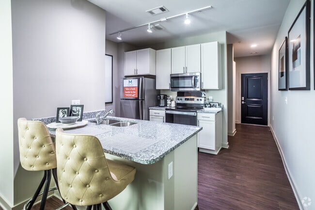 1 BR, 1 BA - 647SF - Madison Midtown Apartments