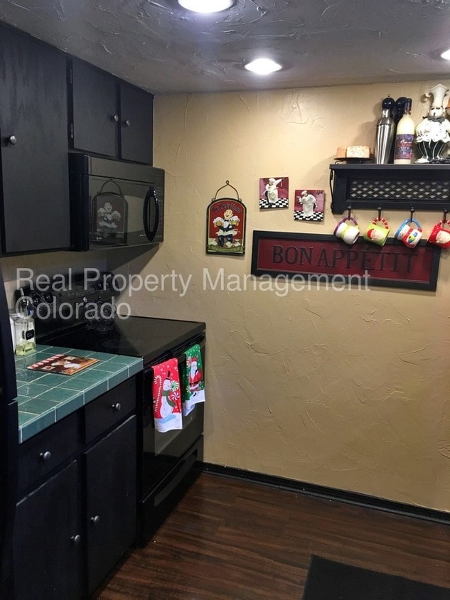 Primary Photo - Wonderful Condo in AppleTree West Condos!