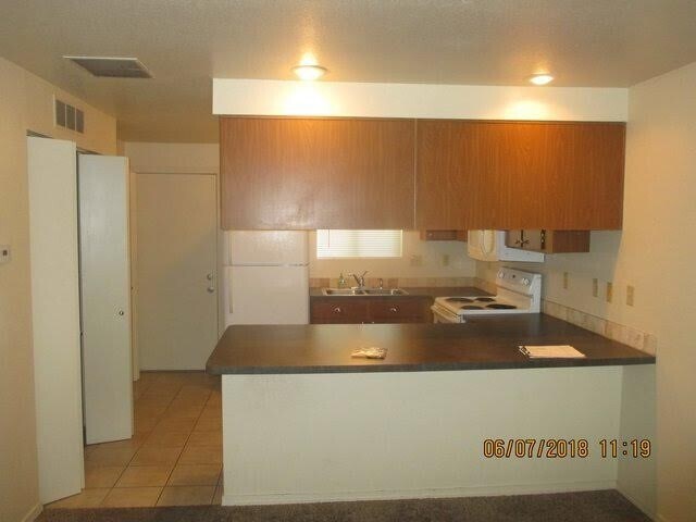 Foto del edificio - 6531 W Douglas St