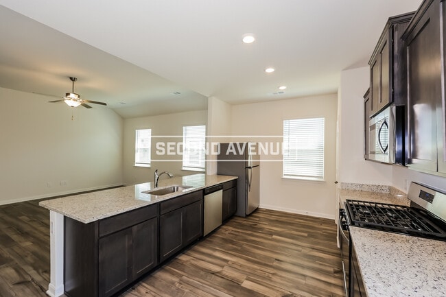 Foto del edificio - 1329 Woodwinds DR