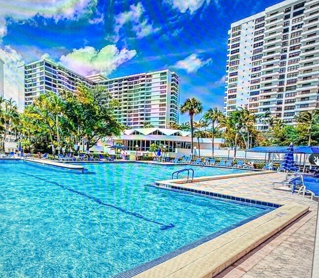 Foto del edificio - 600 Three Islands Boulevard