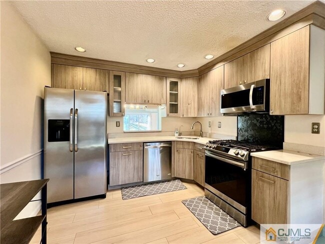 Building Photo - 908 Breckenridge Dr