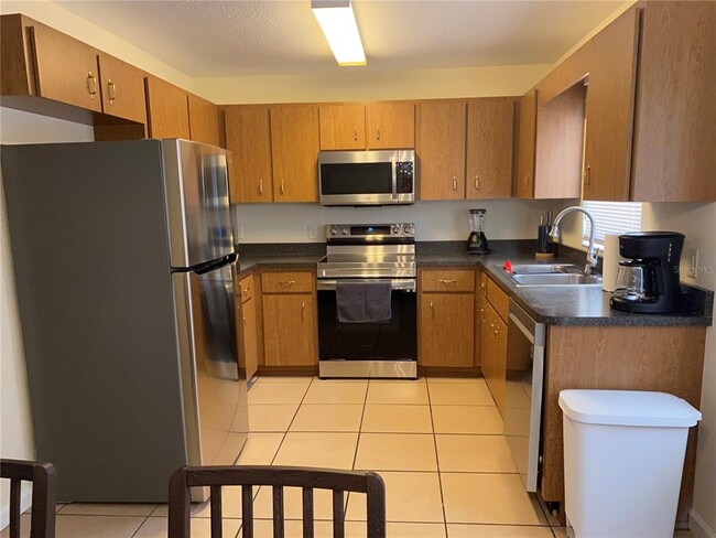 Foto del edificio - 5730 NE 33rd St